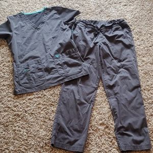 Med Couture scrub set